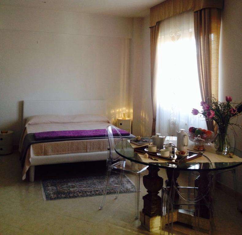 L'Attico Del Centro Bed and Breakfast Matera Buitenkant foto